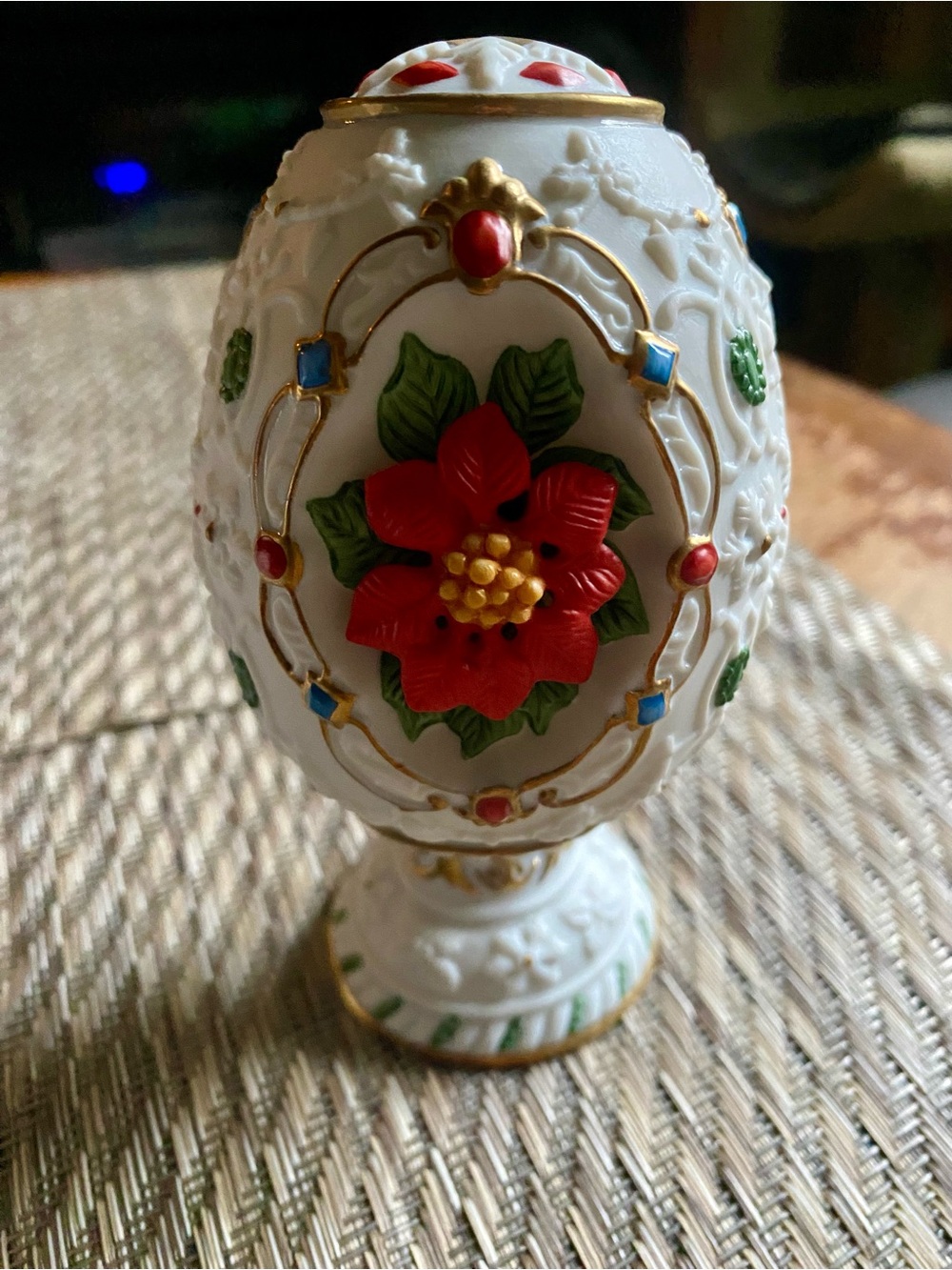 Vintage 1991 Lenox The Poinsettia Blossom Porcelain Collector Egg with Stand/Box